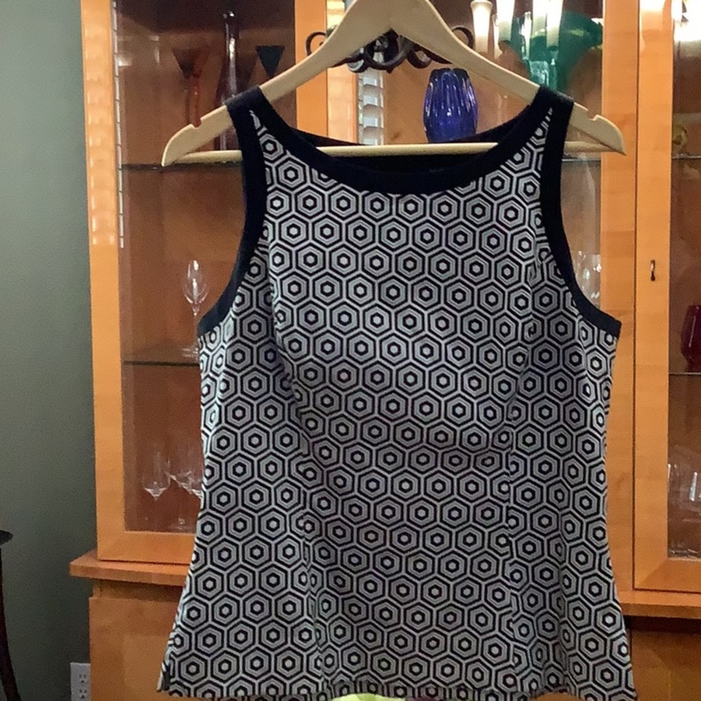 Cute top high quality great fit EUC